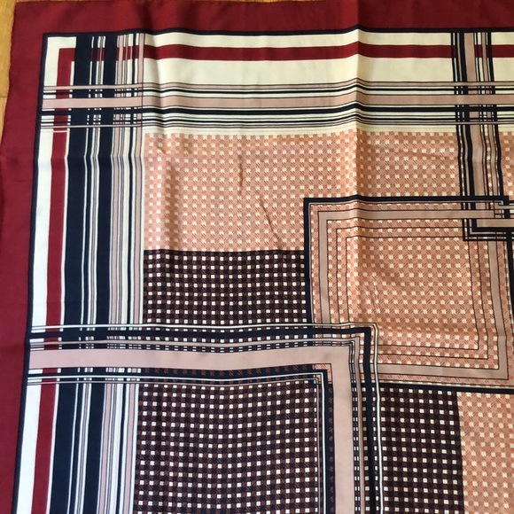 VTG Trendy Geo Square Scarf. Red, cream, blue, orange, white - Picture 8 of 13